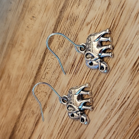 Dainty Elephant Dangle Earrings - Picture 3 of 4